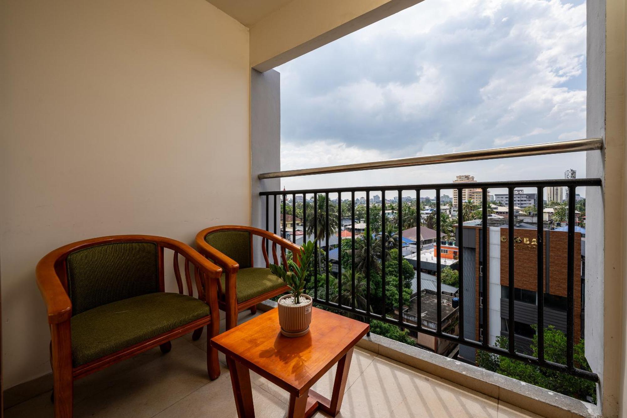 Cj Grande By Jesway Hotels & Resorts Kochi Eksteriør billede